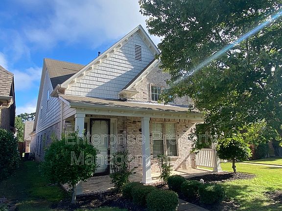 2nd image of 8516 Shady Elm Dr