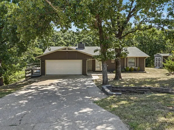 2107 Timber Hill Dr, Sapulpa, OK 74066