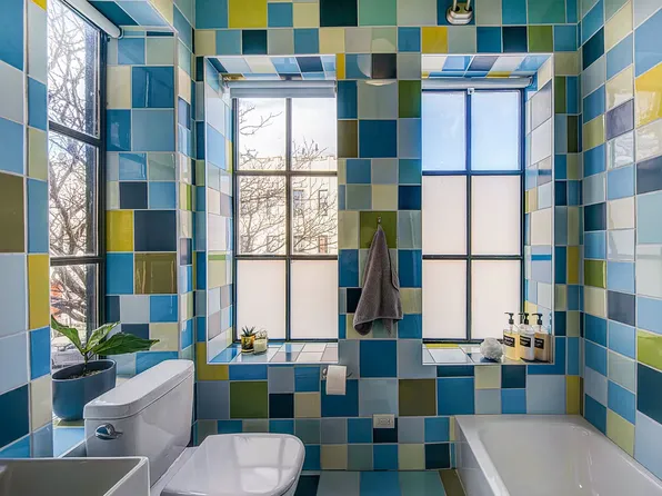 290 Bleecker Street image 19 of 29