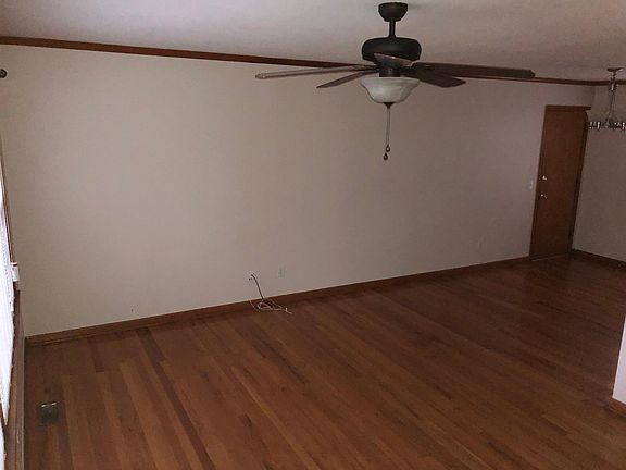 3rd image of 5523 Ash Dr
