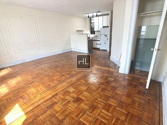 2nd image of 643 Vanderbilt Ave APT 3