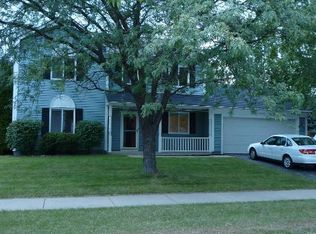 2340 Blue Spruce Ln, Aurora, IL 60502