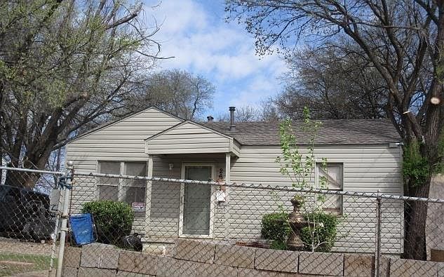 1st image of 2621 NE 21st St