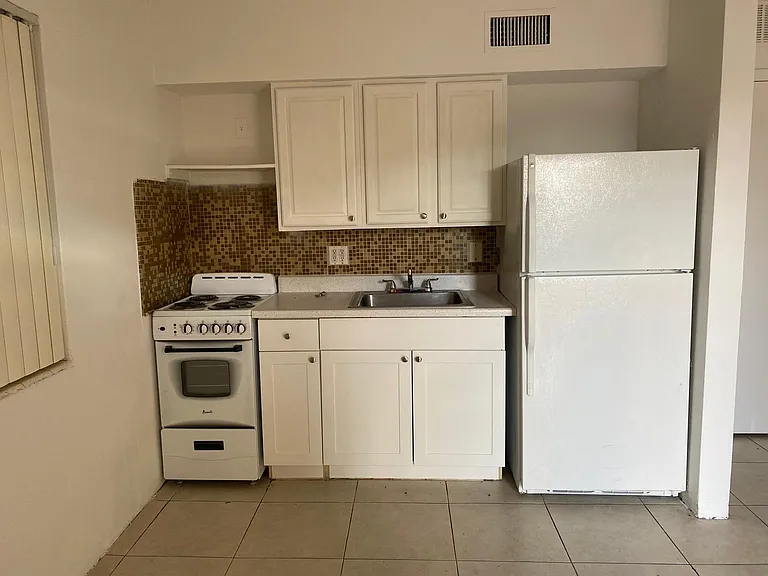 101 NW 29th Ave #1FT — Photo 9