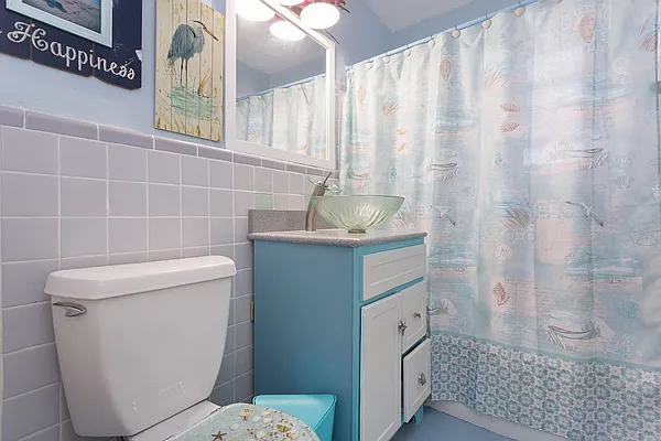 Sold by Keller Williams Realty Landmark | media 19