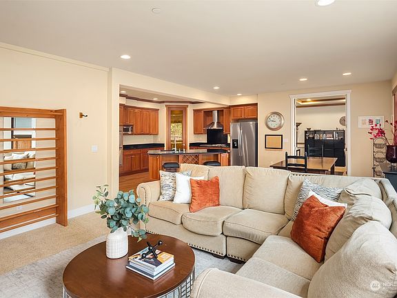 3rd image of 10023 128th Avenue NE