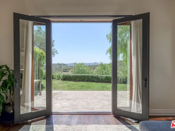 (undisclosed Address), Malibu, CA 90265