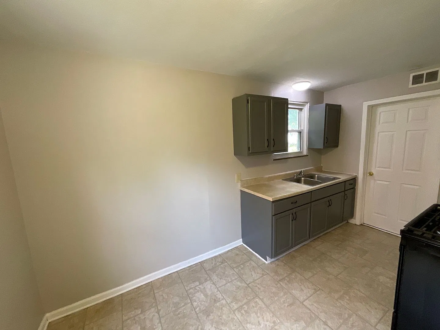 20330 Priday Avenue — Photo 3