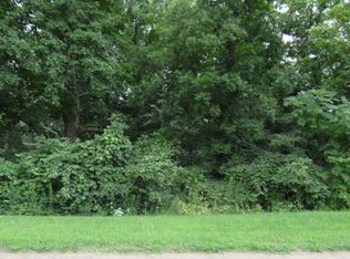 290 & 320 E Mueller Ct, Decatur, IL 62521