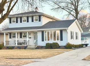 1844 Azalea Dr, Munster, IN 46321