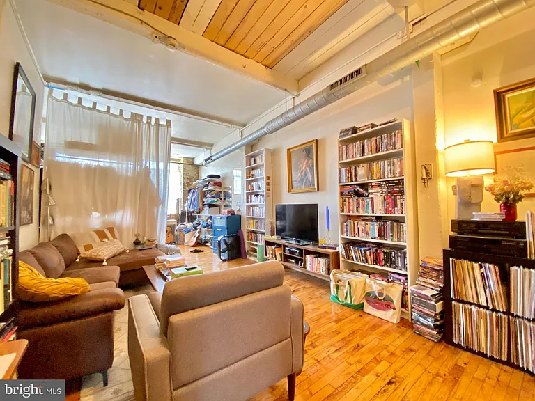 14 W Harvey St #16-2W — Photo 10