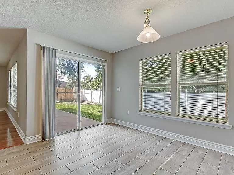 1412 Dunns Lake Dr — Photo 31