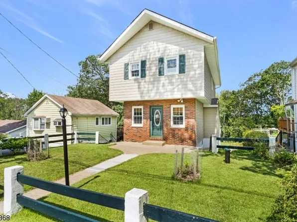 120 Vermont Trl, Hopatcong Boro, NJ 07843