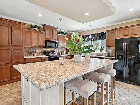 5th image of 76429 Bob Levy Rd