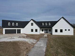 1705 E Melton Rd, Ozark, MO 65721