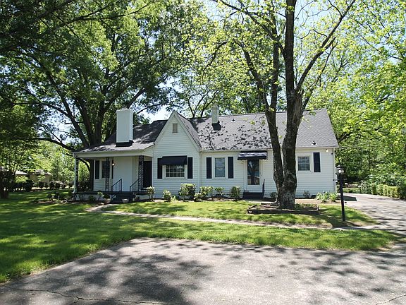 3rd image of 1004 Anderson Rd S