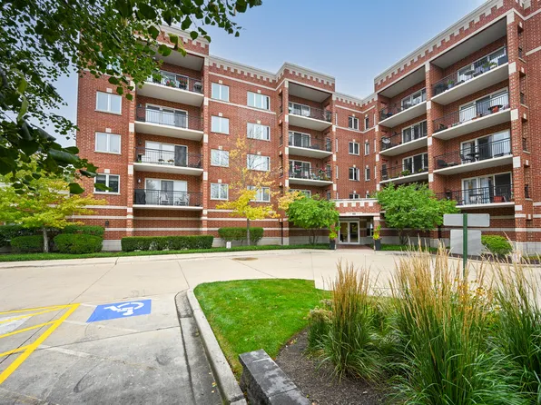 405 W Front St Unit 201, Wheaton, IL 60187