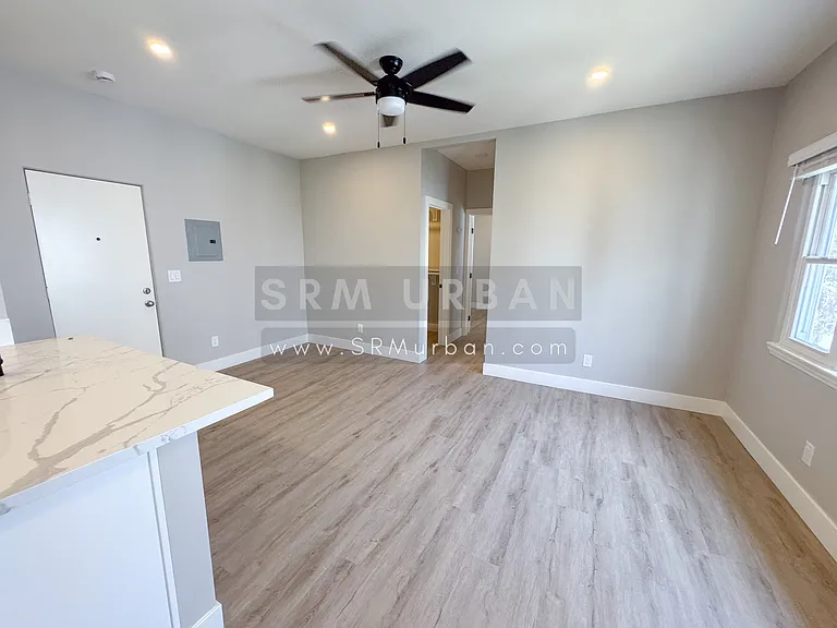 915 17th St #11 — Photo 18