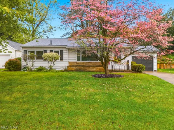 1736 Windsor Rd NE, Massillon, OH 44646