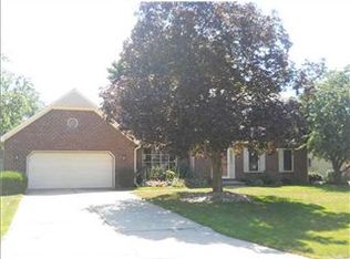 19388 Edinburgh Dr, South Bend, IN 46614
