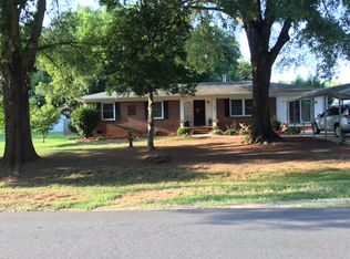 1005 Arrowhead Dr SE, Concord, NC 28025