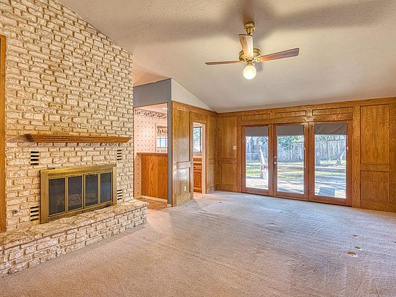 5th image of 2108 Trail Wood Cir