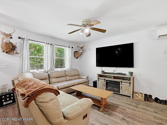 4th image of 713 Lily Rd