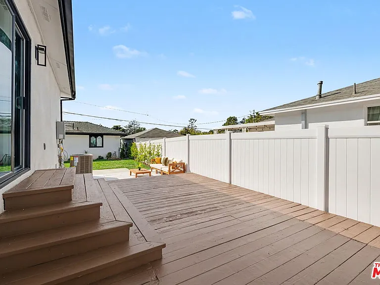 2831 Overland Ave — Photo 50