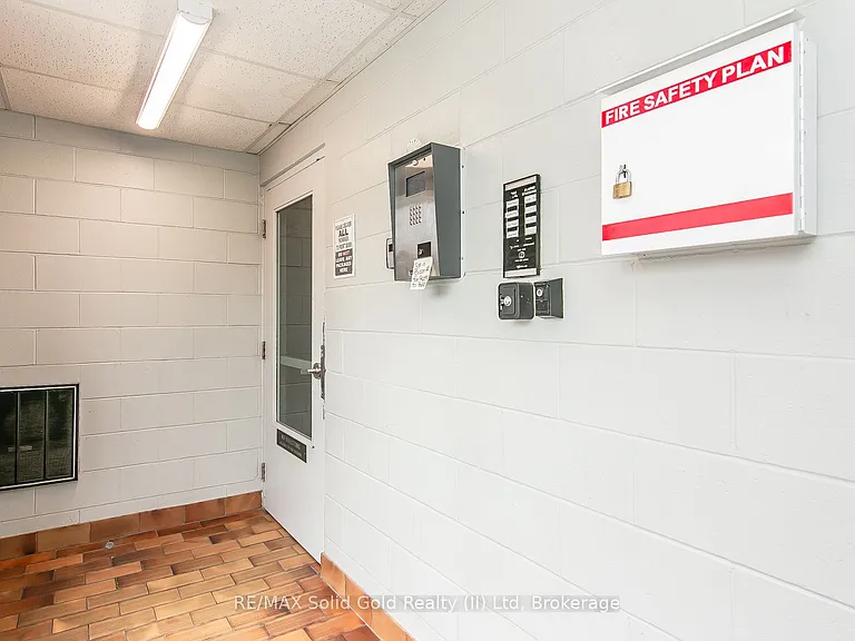 4 Avalon Pl #308 — Photo 6