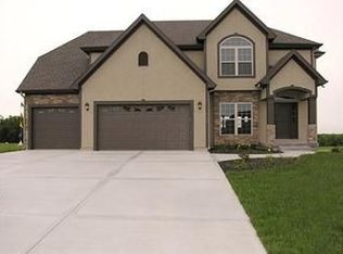 703 Indian Trail Ct, Smithville, MO 64089