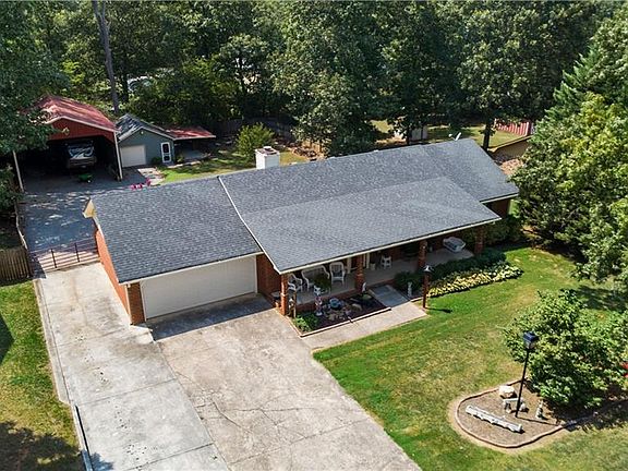 3rd image of 104 Westwood Dr