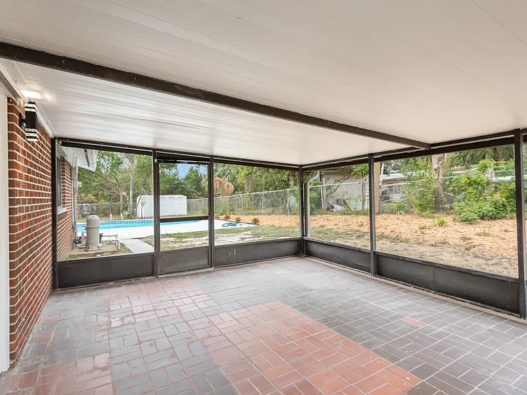 1650 Leach Cir — Photo 19
