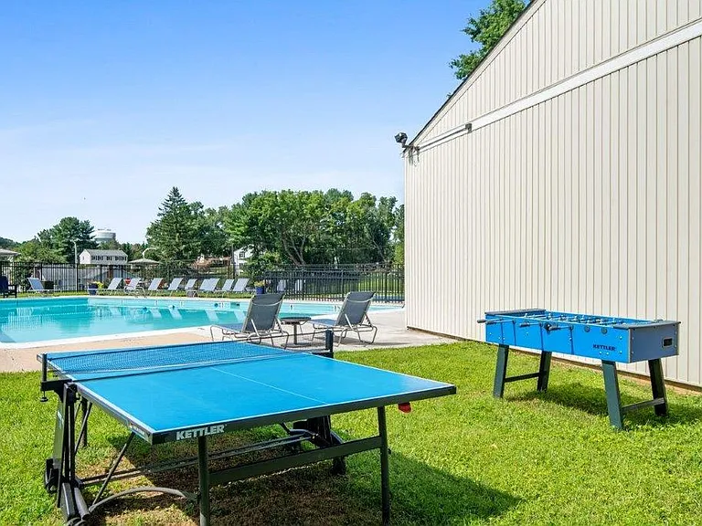 Top Field Apartment Homes — Photo 17
