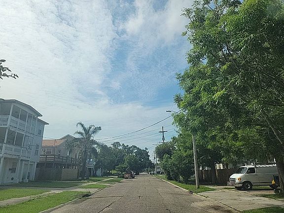 4th image of 6061 Wingate Dr