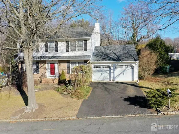16 Staghorn Dr, Matawan, NJ 07747
