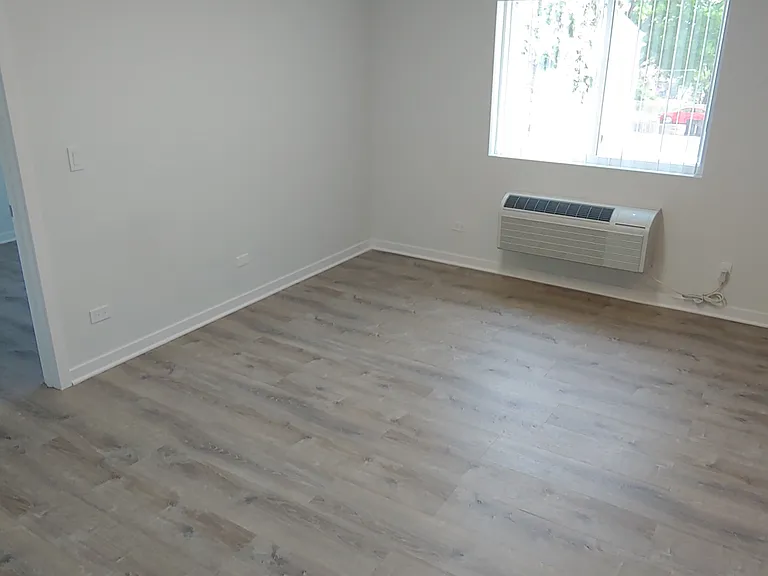 5366 S Laramie Ave #204 — Photo 17