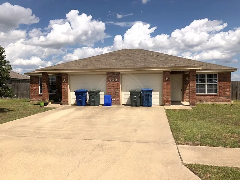 502 Primrose Dr — Photo 1