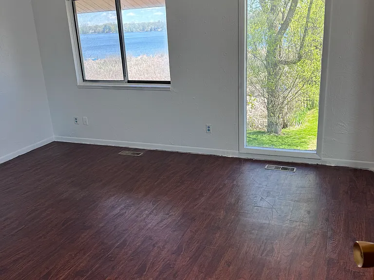 5880 Shaw St — Photo 8