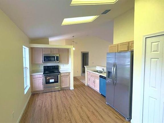 2nd image of 1514 SW California Blvd