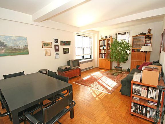 3rd image of 77 Park Ter E APT D78