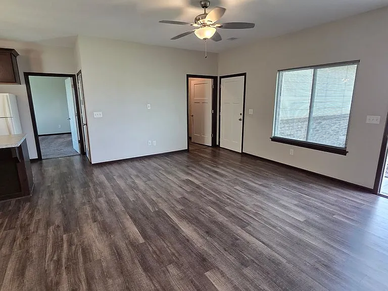 1553 N Aster Cir — Photo 11