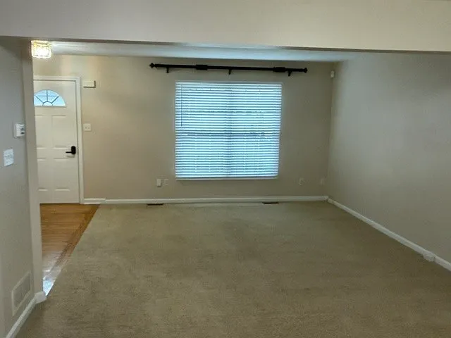 3 bed, 2.5 bath, $2,300 — Photo 2