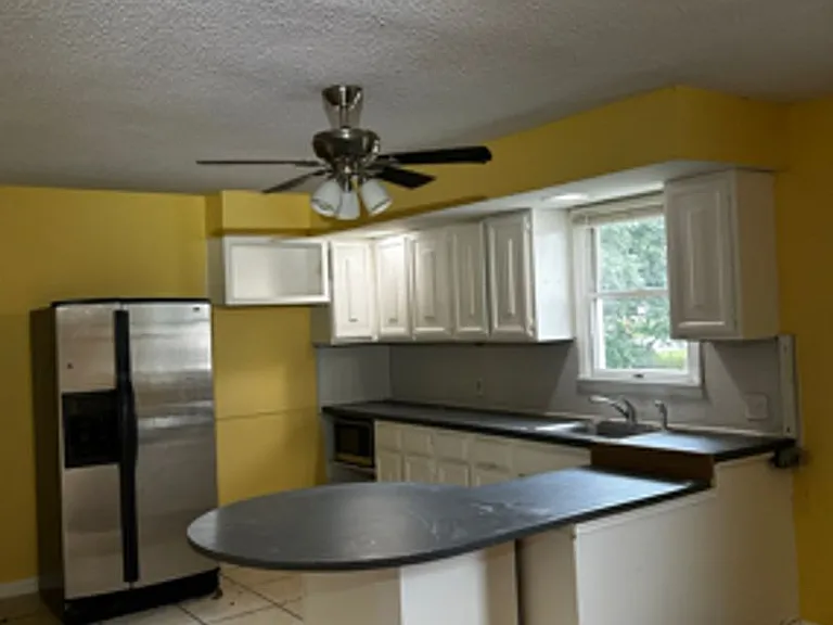 417 Main St — Photo 2