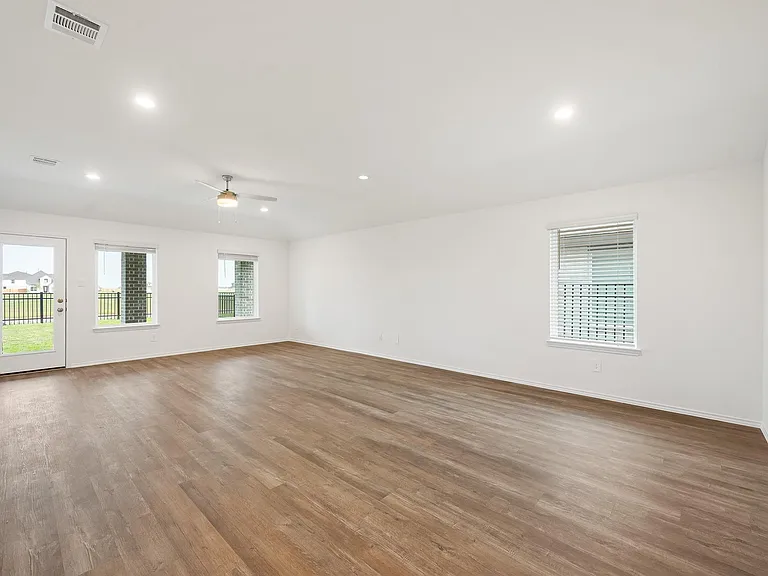 3085 Emerald Ocean Dr — Photo 38