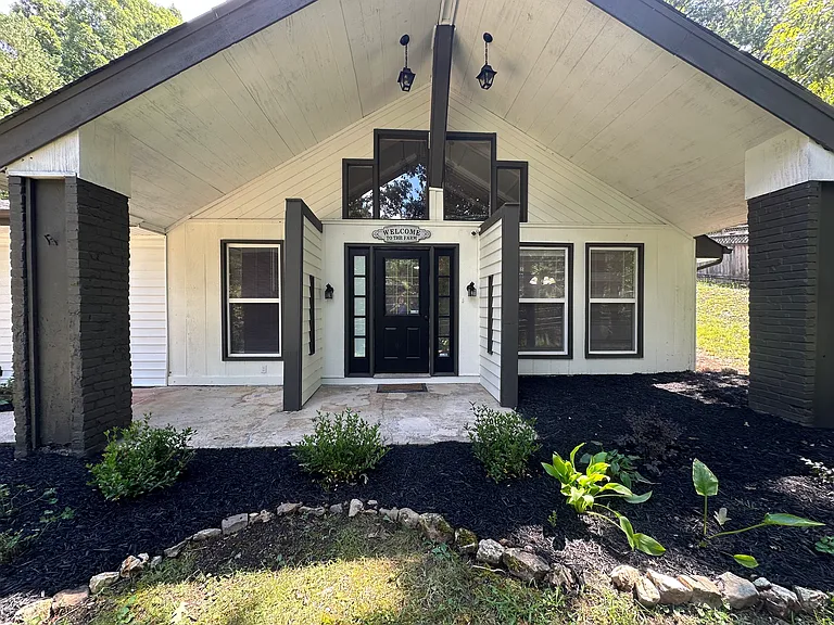 9506 Fuller Rd — Photo 3