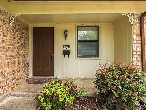 2nd image of 1806 Archery Ln