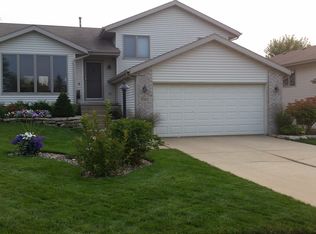 3510 Stonebridge Dr, Madison, WI 53719