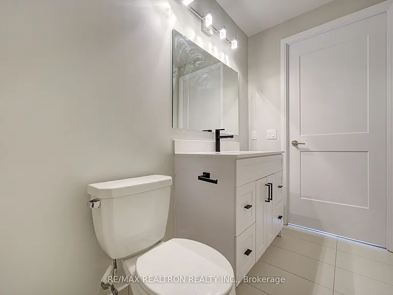 1050 Portage Pkwy #Townhouse 33 — Photo 29