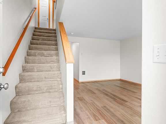 4th image of 2034 SW Fellows St