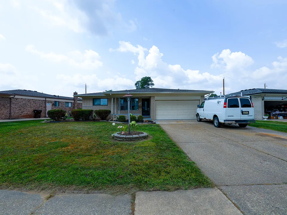36389 Almont Ct